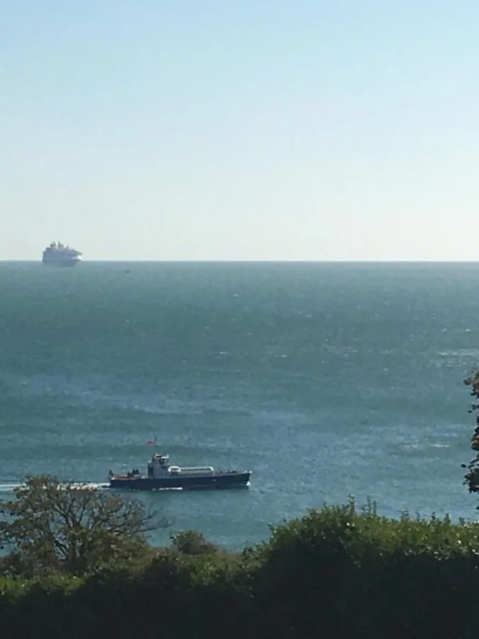 Seaview West Coast - Exceptional - 2 Bedrooms Sleeps 5 -Stunning Sea Views - 500 Metres To Beach Bournemouth 0*,  United Kingdom