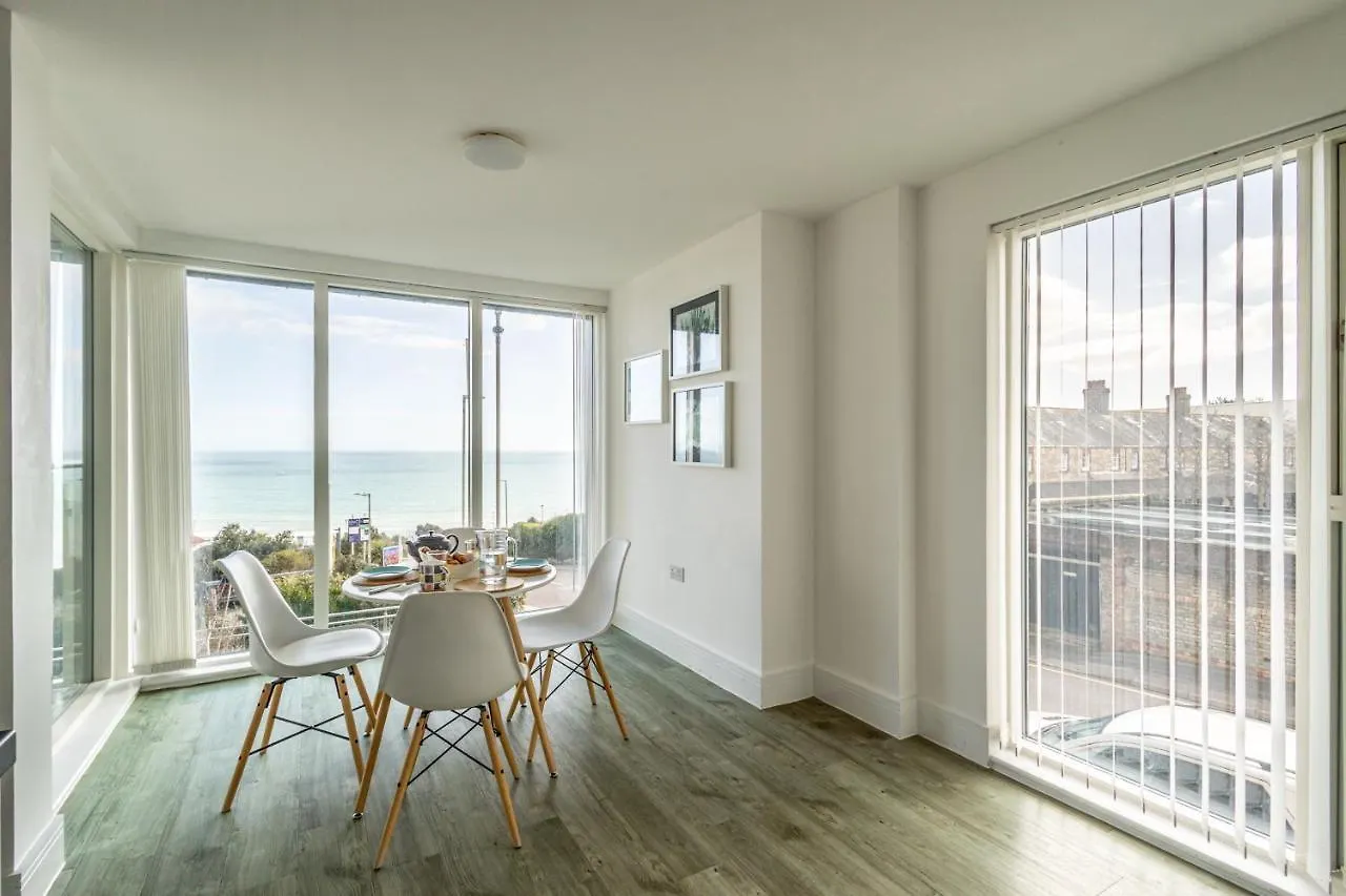 Apartment Seaview West Coast - Exceptional - 2 Bedrooms Sleeps 5 -Stunning Sea Views - 500 Metres To Beach Bournemouth United Kingdom