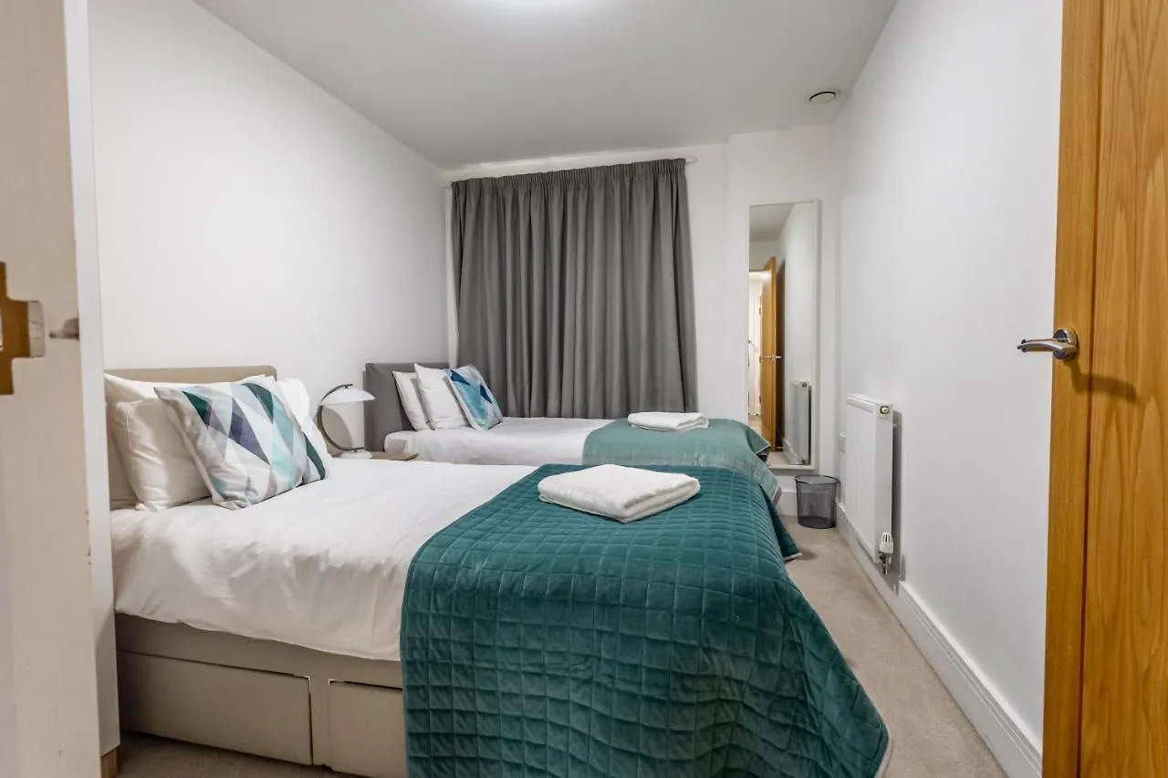 Seaview West Coast - Exceptional - 2 Bedrooms Sleeps 5 -Stunning Sea Views - 500 Metres To Beach Bournemouth United Kingdom